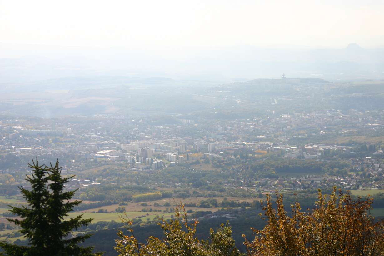 Výhled z Komáří vížky na Teplice
