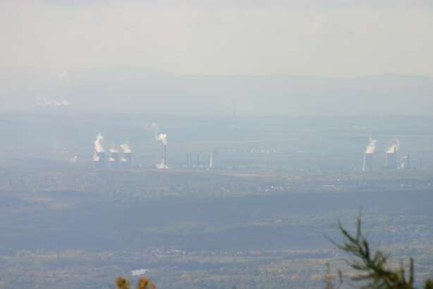 Výhled z Komáří vížky na Chemopetrol Výhled z Komáří vížky na Chemopetrol