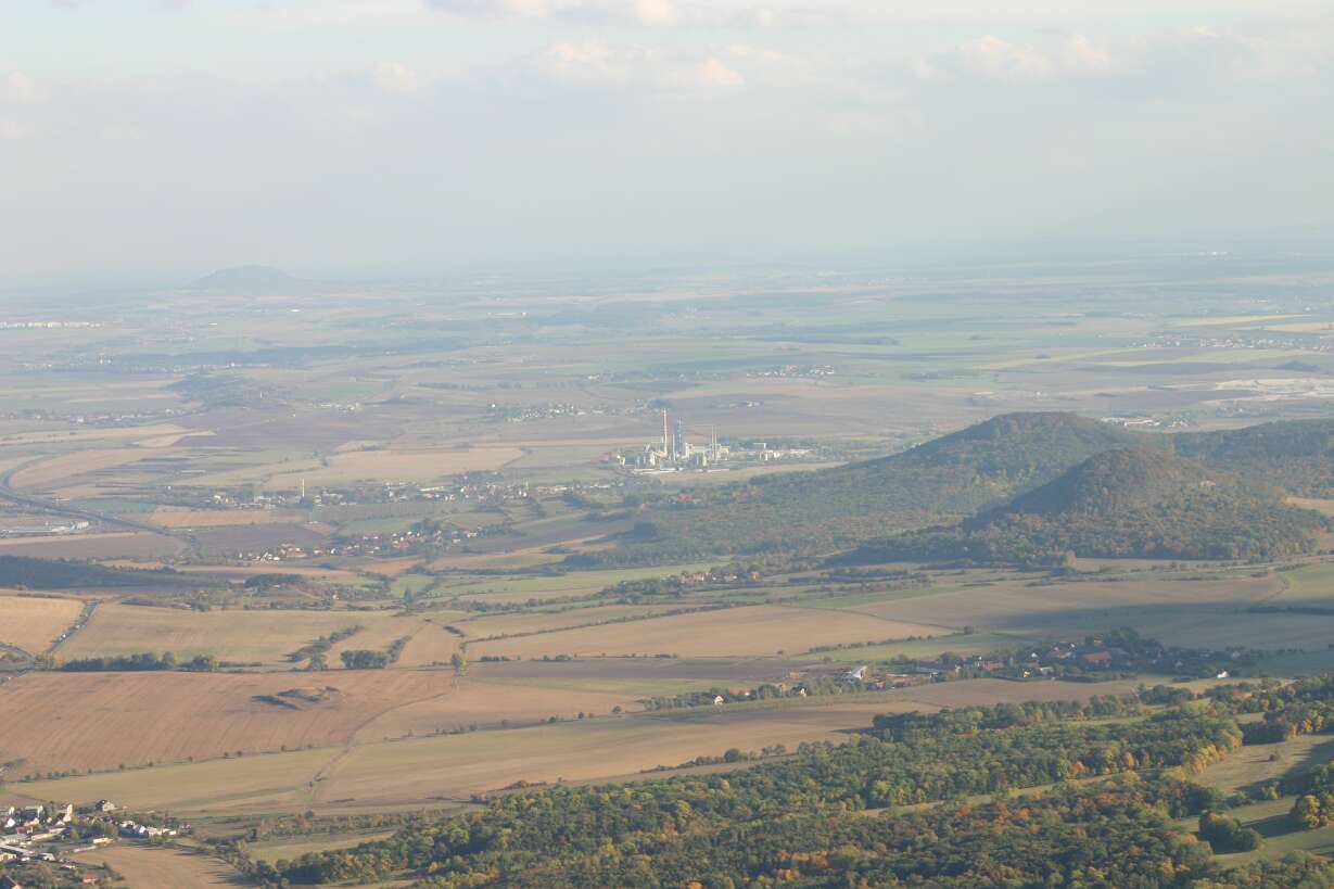 Pohled z Milešovky na jih
